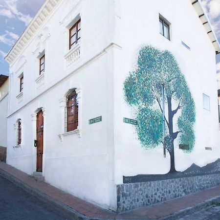 Casa Lunaloma - Boutique Apartments Кито Экстерьер фото